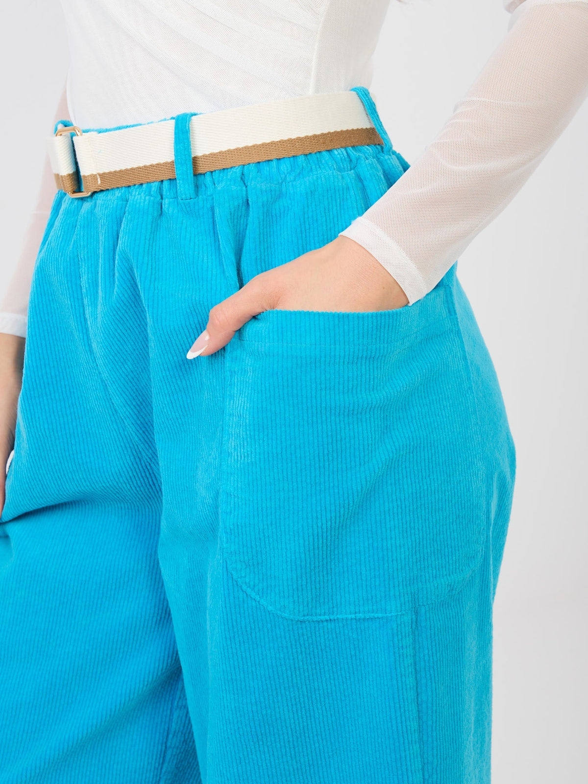 Pantaloni Carrot in Velluto a Coste con Cintura – Made