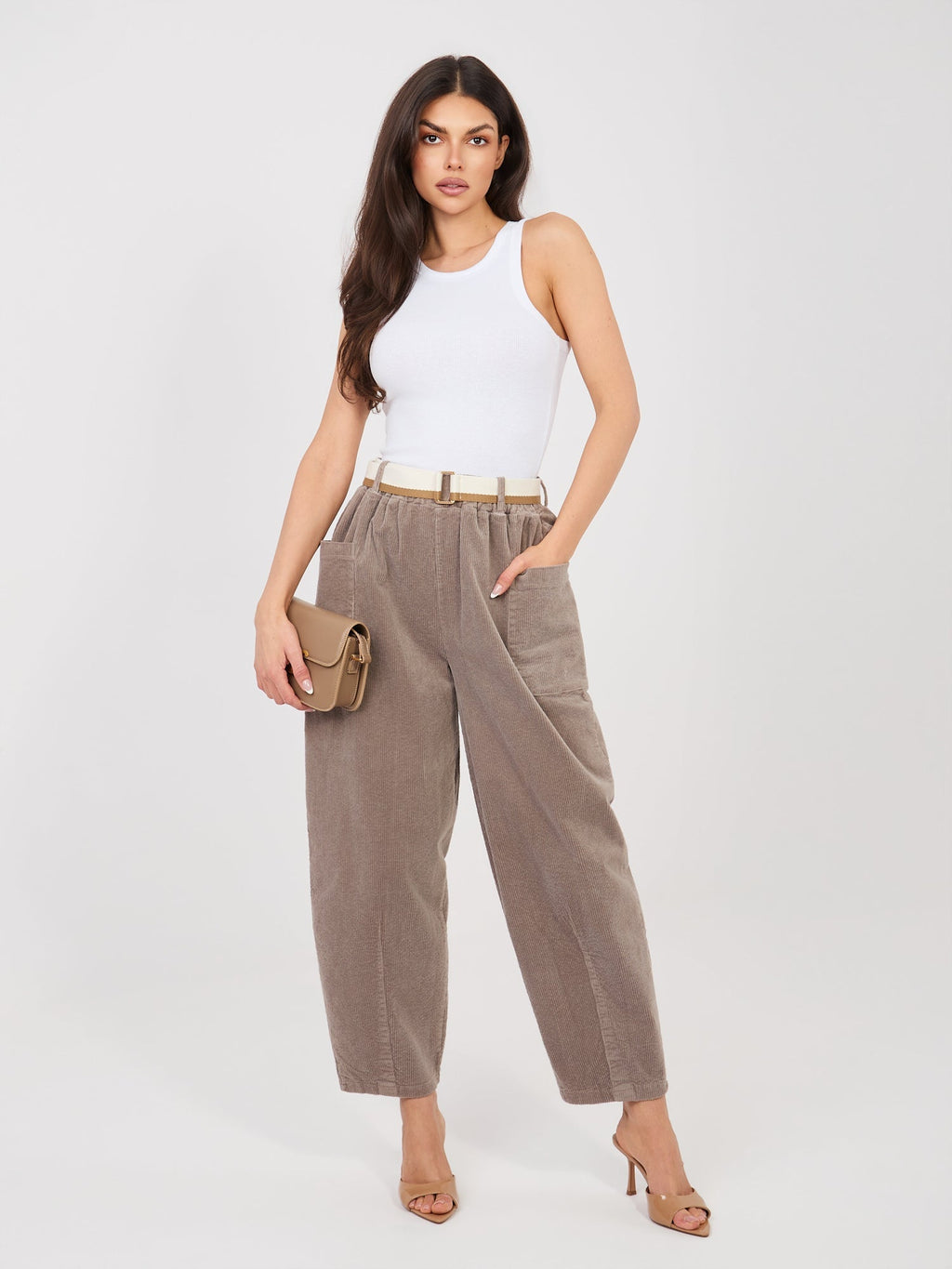 Pantaloni Carrot in Velluto a Coste con Cintura – Made
