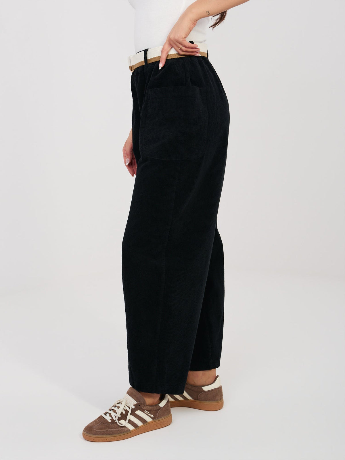 Pantaloni Carrot in Velluto a Coste con Cintura – Made