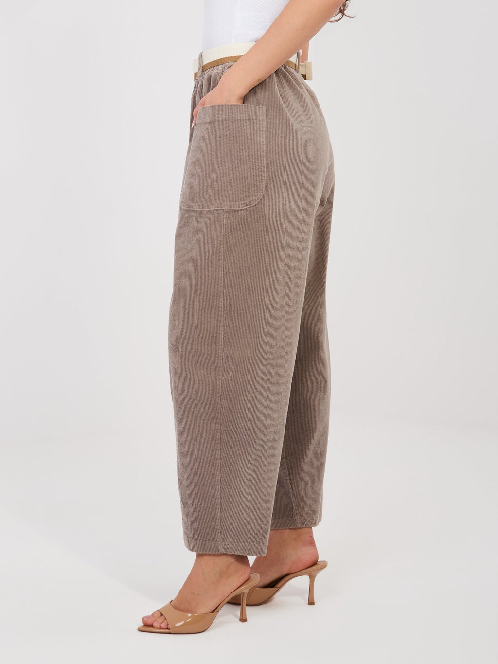 Pantaloni Carrot in Velluto a Coste con Cintura – Made