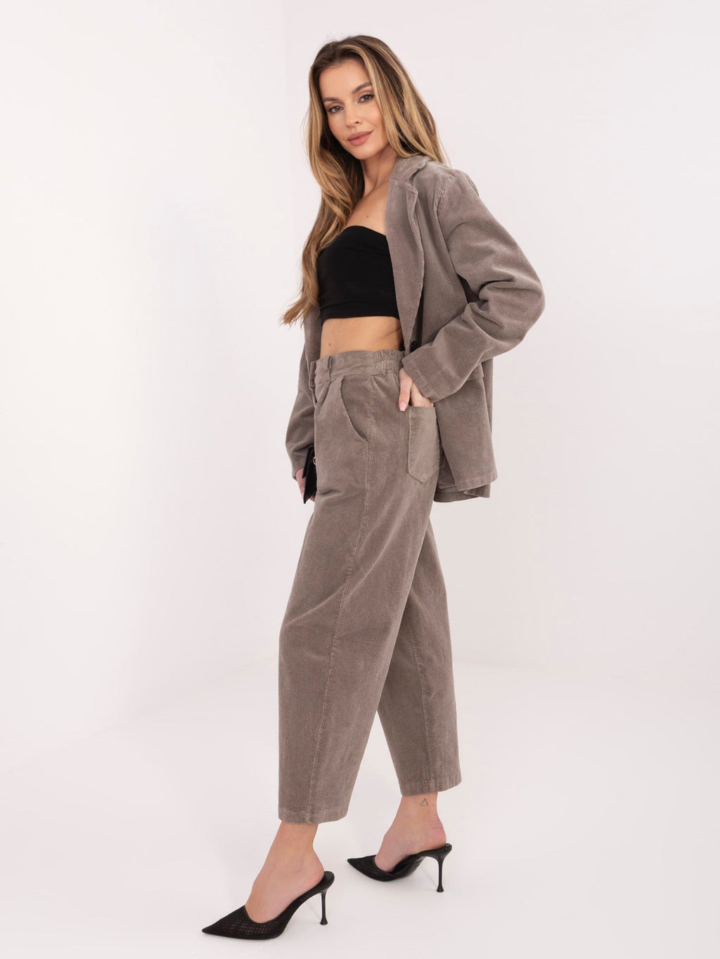 Pantaloni Carrot in Velluto a Coste Vita Alta (Bianca)