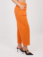 Pantaloni Carrot in Velluto a Coste Vita Alta (Bianca)