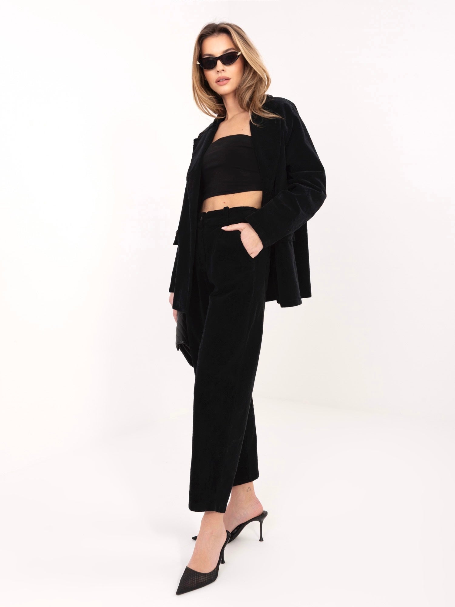 Pantaloni Carrot in Velluto a Coste Vita Alta (Bianca)