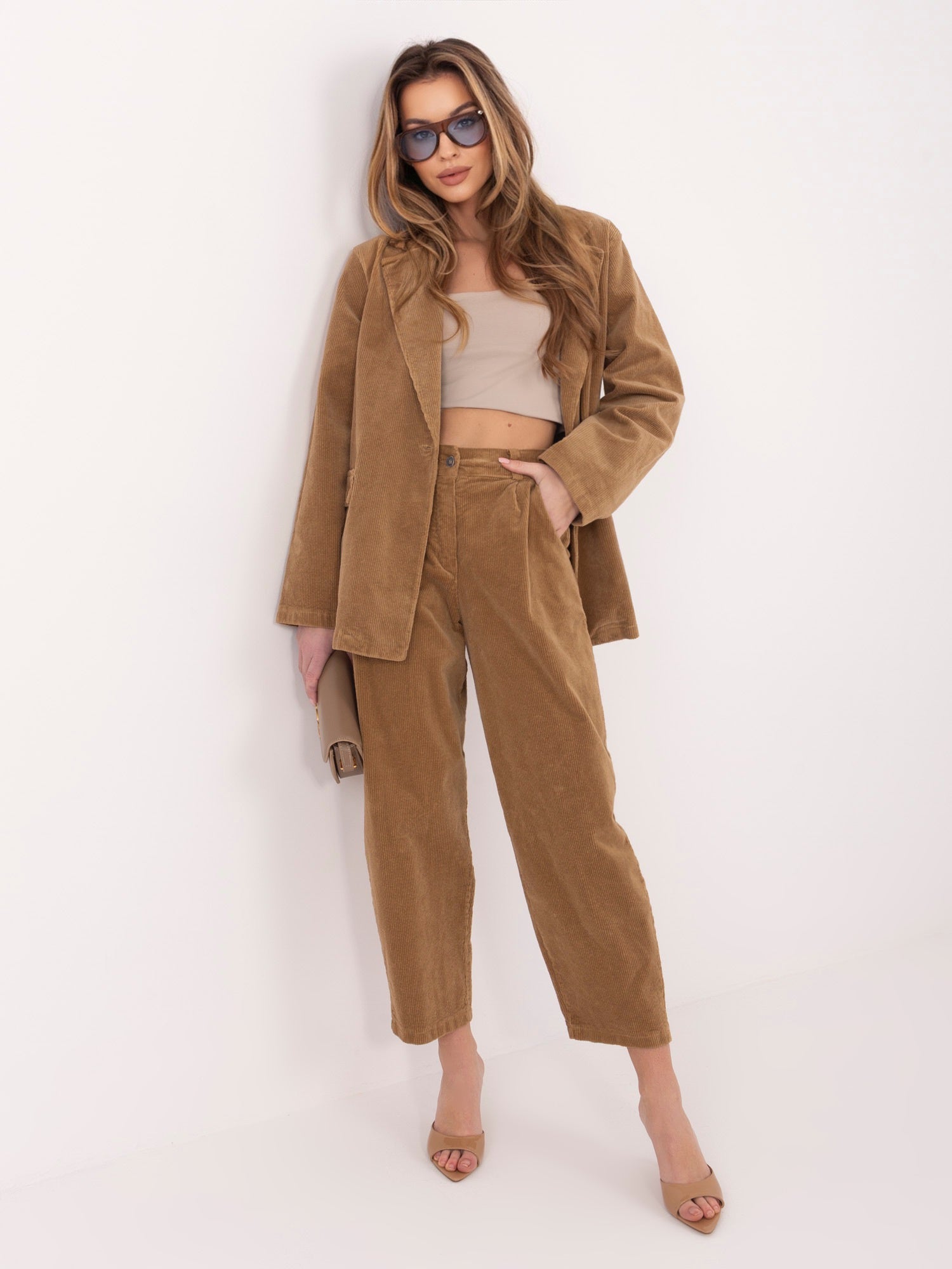 Pantaloni Carrot in Velluto a Coste Vita Alta (Bianca)