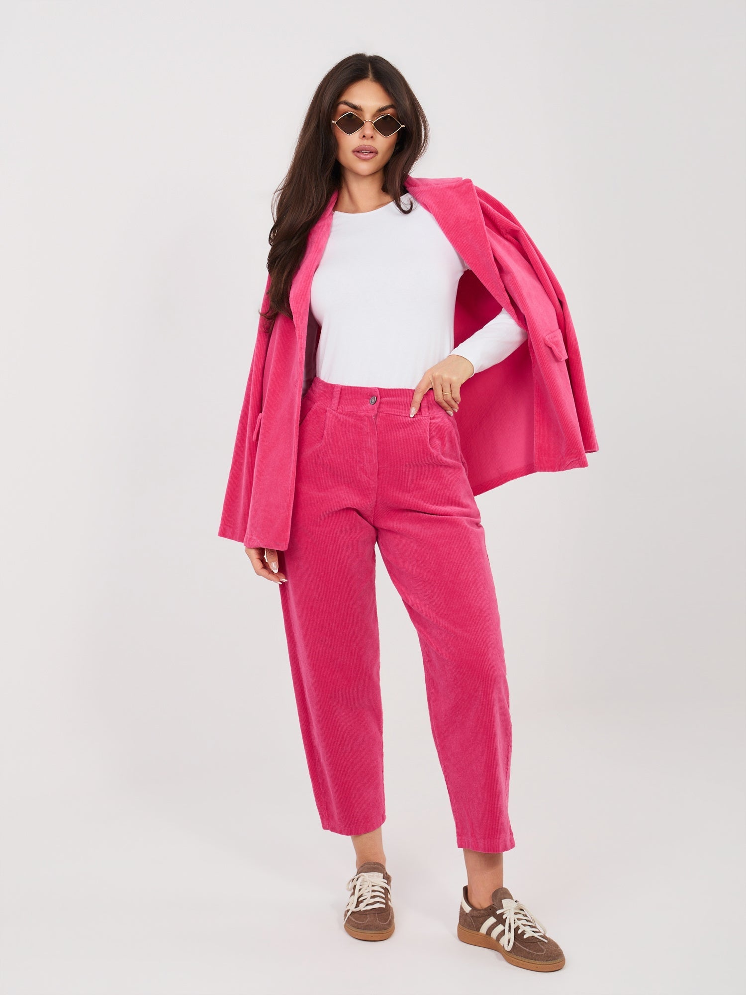 Pantaloni Carrot in Velluto a Coste Vita Alta (Bianca)