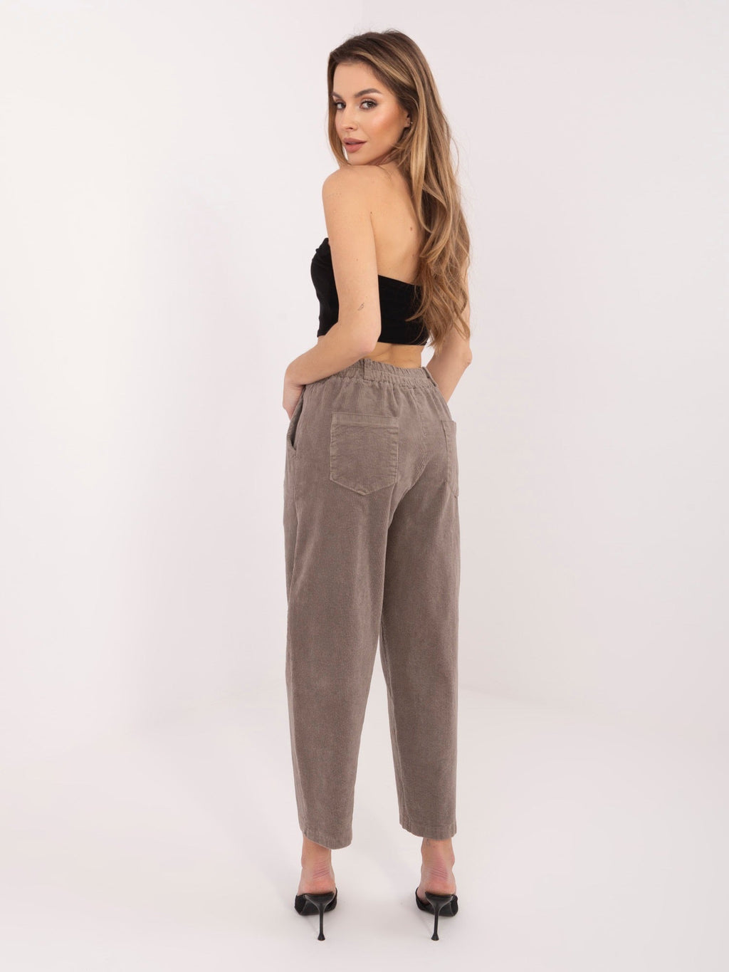 Pantaloni Carrot in Velluto a Coste Vita Alta (Bianca)