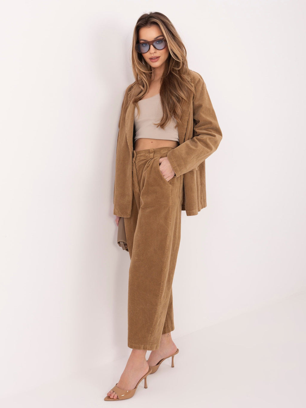 Pantaloni Carrot in Velluto a Coste Vita Alta (Bianca)