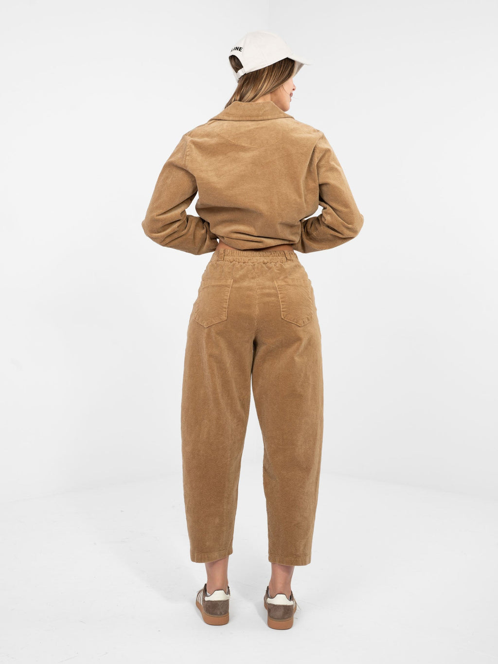 Pantaloni Carrot in Velluto a Coste Vita Alta (Bianca)