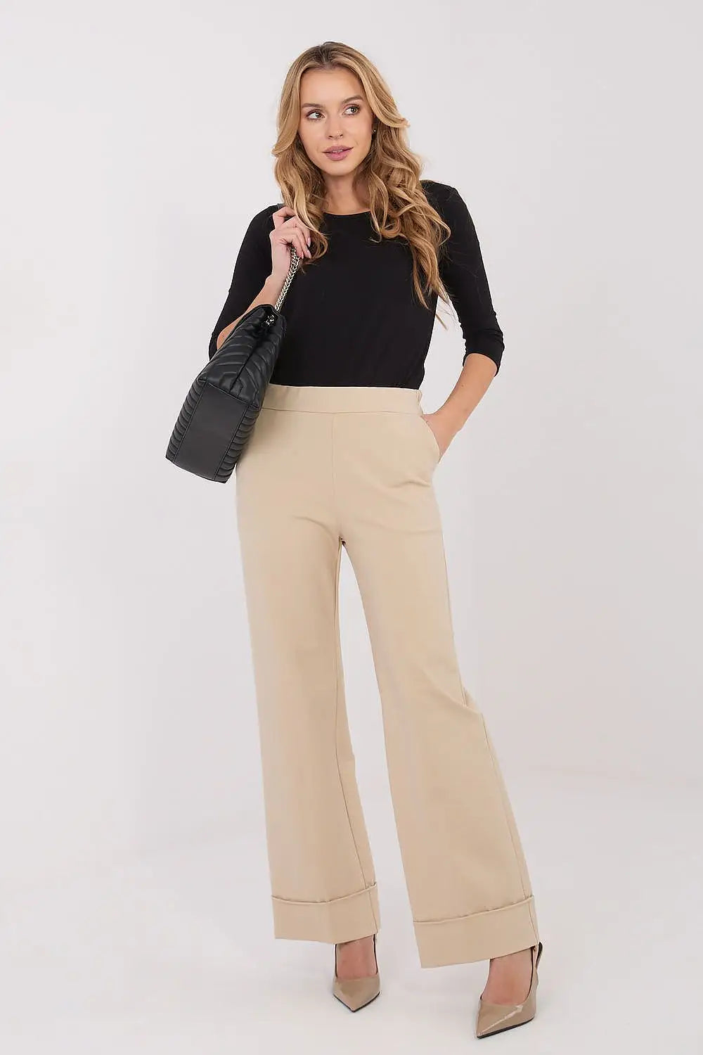 Pantaloni da donna con taglio a zampa - 222235
