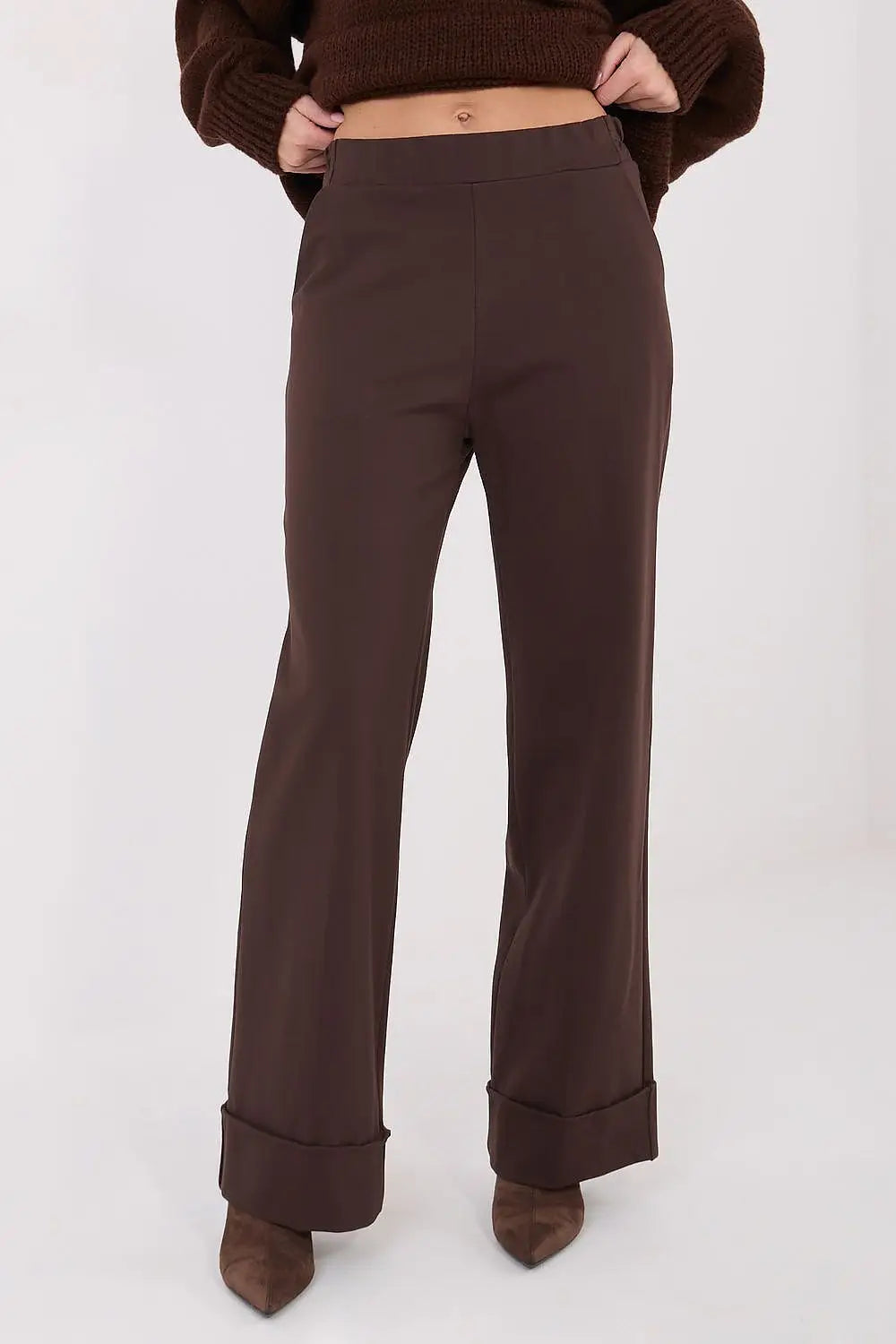 Pantaloni da donna con taglio a zampa - 222235