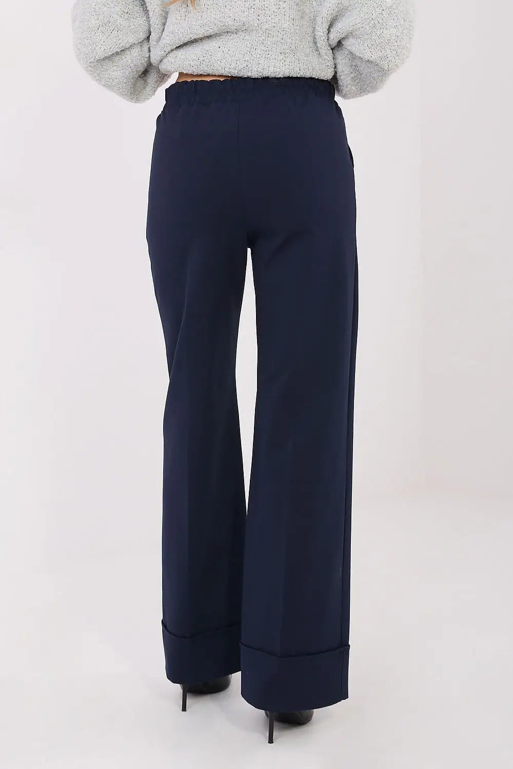 Pantaloni da donna con taglio a zampa - 222235