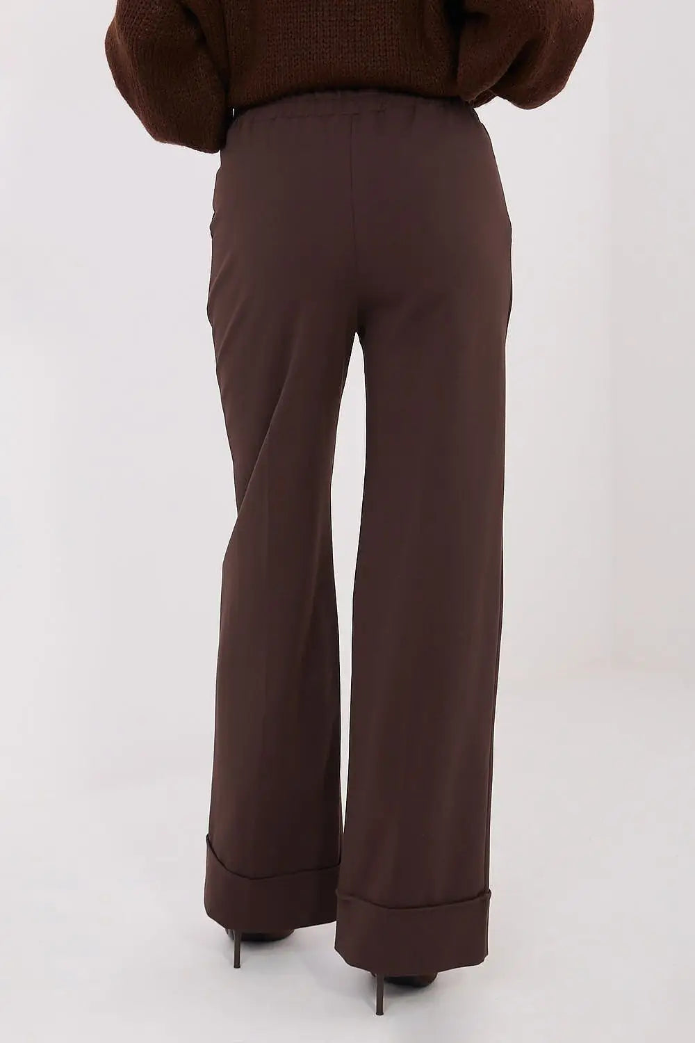Pantaloni da donna con taglio a zampa - 222235
