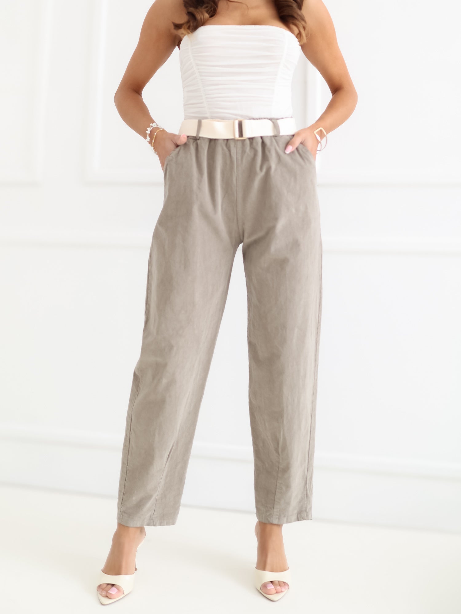 beige 3 / ONE SIZE Pantaloni Modello Carrot in Cotone