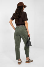 Pantaloni in velluto a coste modello carrot con vita alta