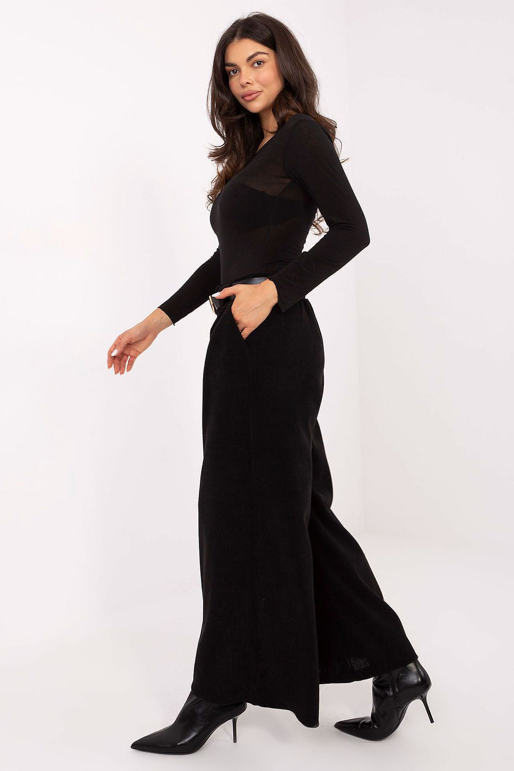 Pantaloni in velluto a coste morbido - 220873M