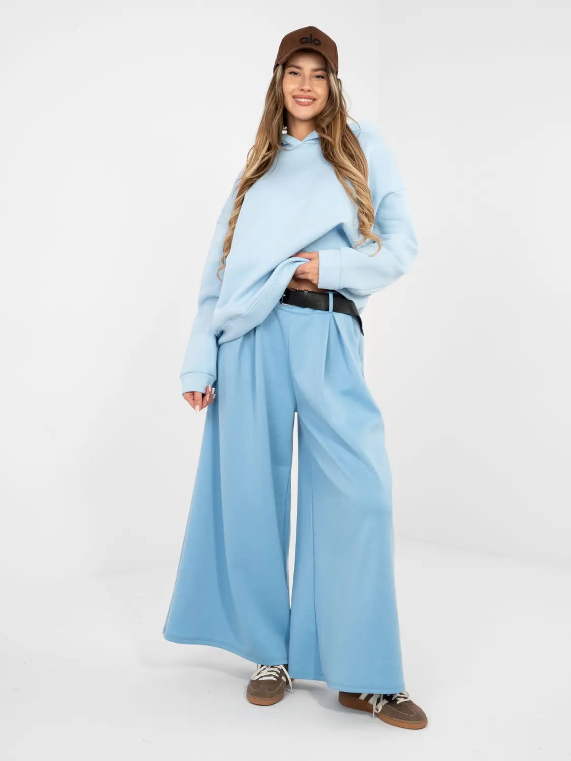 Pantaloni palazzo estivi: freschezza ed eleganza