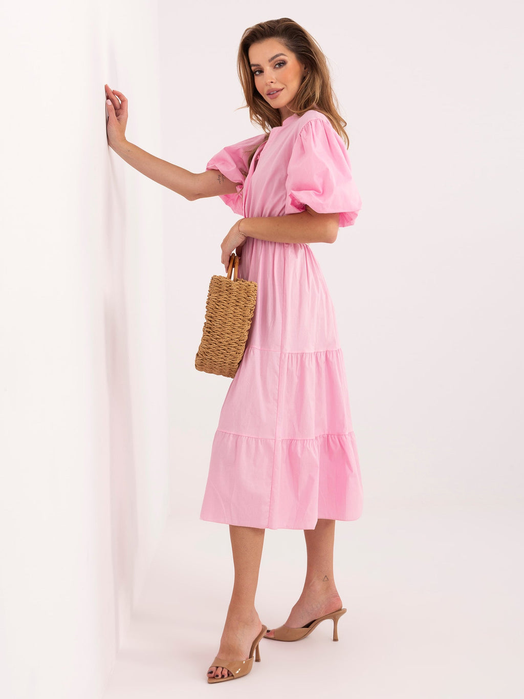 Vestito in cotone midi con balza e cintura – abito estivo