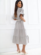 Vestito in cotone midi con balza e cintura – abito estivo